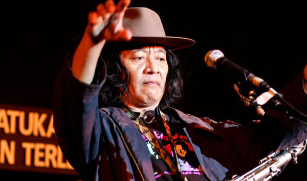 http://images.detik.com/content/2011/04/14/1113/SudjiwoTedjo.jpg