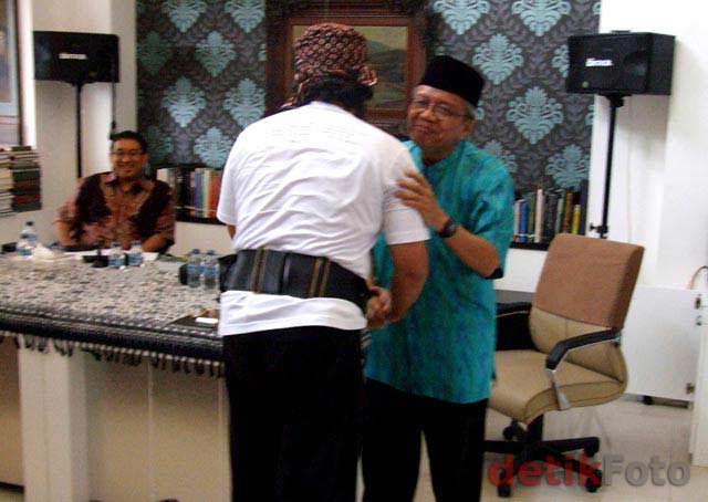Taufiq Ismail & Bramantyo Prijosusilo Berdamai