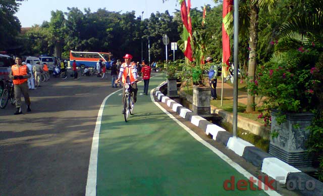 Gowes di Lajur Khusus Sepeda Ayodia-Blok M  