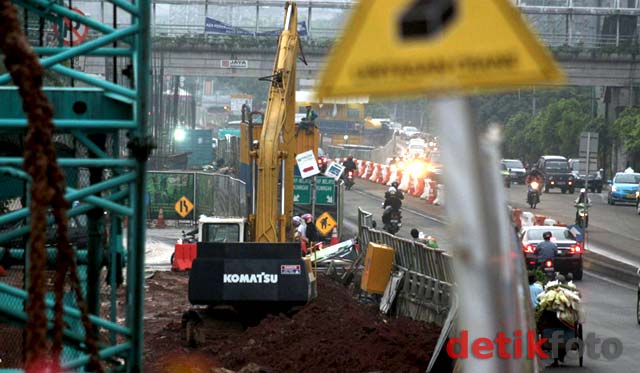 Pohon Ditebang, Beton Didirikan