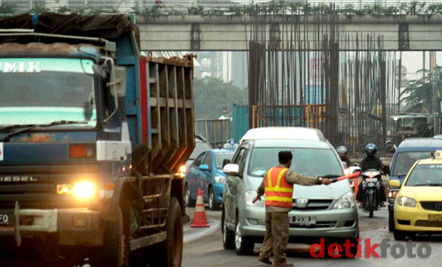 Pohon Ditebang, Beton Didirikan