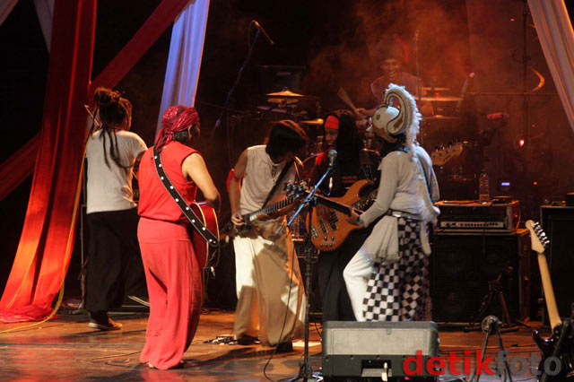 Konser 'Langit Merah Putih' Sawung Jabo