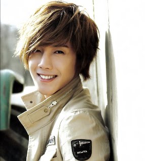 Personnel boyband Kim Hyung Joong will be the student campus