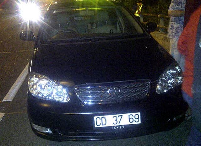 Mobil Diplomatik Rusia Tabrak Pekerja Jalan