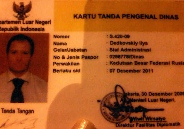 Mobil Diplomatik Rusia Tabrak Pekerja Jalan