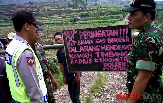 Kadar CO2 di Gunung Dieng Diperiksa