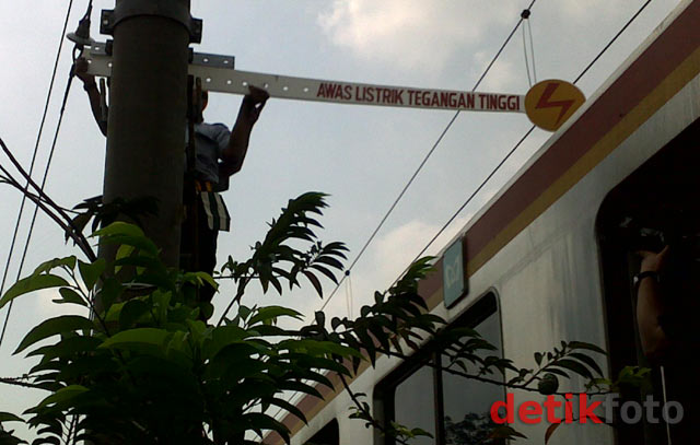 Pintu Koboi untuk Penumpang KA Bandel