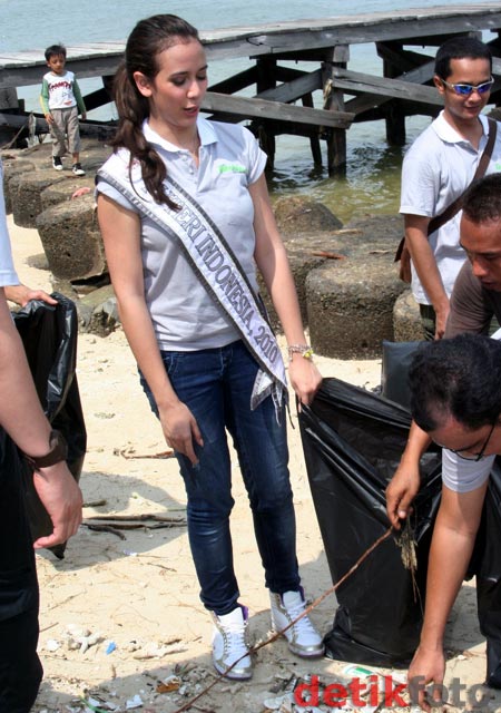 Nadine Alexandra Dewi Ames Tanam Pohon