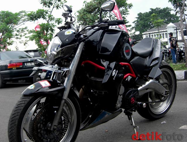 Honda Tiger Berbaju Ducati Diavel