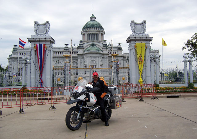 Kang JJ Keliling Dunia dengan Motor