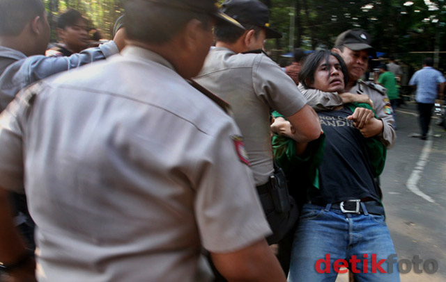 Mahasiswa Pembakar Foto SBY Ditangkap