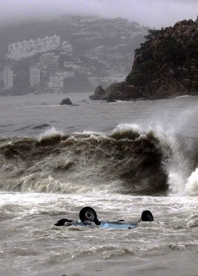 Badai Tropis Beatriz Hantam Meksiko