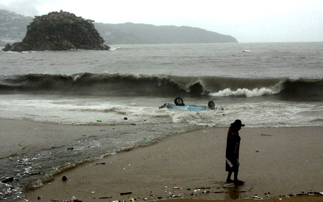 Badai Tropis Beatriz Hantam Meksiko