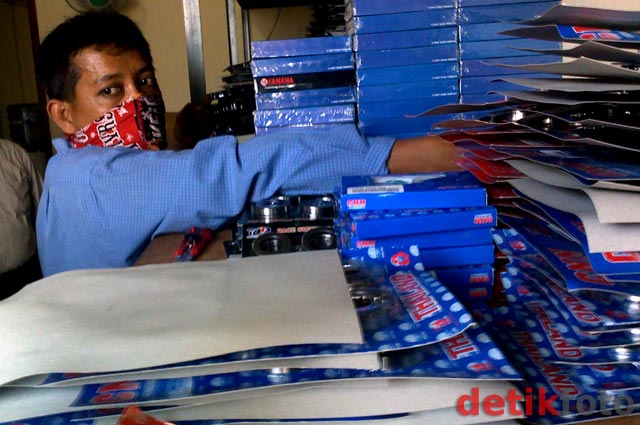 penggerbekan onderdil palsu2 penggerbekan onderdil palsu2