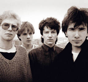 Tampil di Glastonbury, U2 Bawa Panggung Sendiri