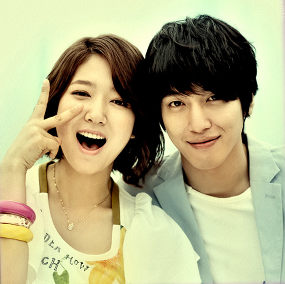 Yong Hwa: Shin Hye Sudah Seperti Anggota CN Blue