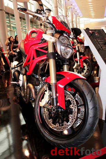 Ducati Luncurkan Monster 1100 EVO