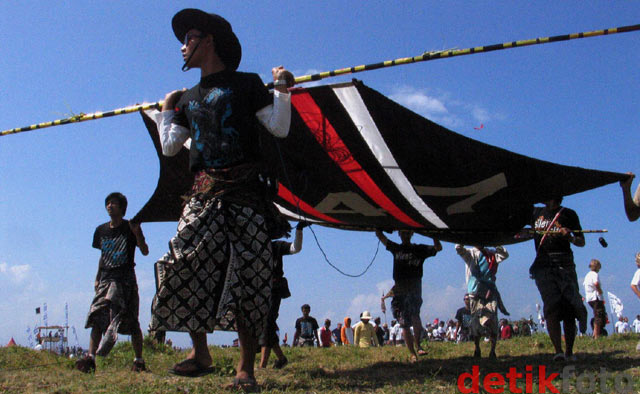 Layang-Layang Membelah Angkasa Bali