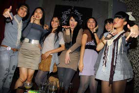 Foto Mandi 7 Icons Bersama, Hot Personel Cewek 7 Icon Mandi Rame-rame