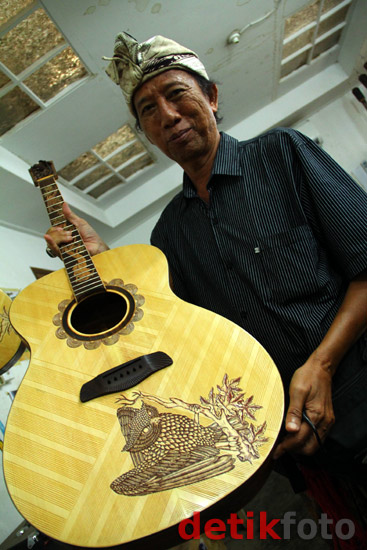 Gitar Ukir Bali Yang Mendunia [ www.BlogApaAja.com ]