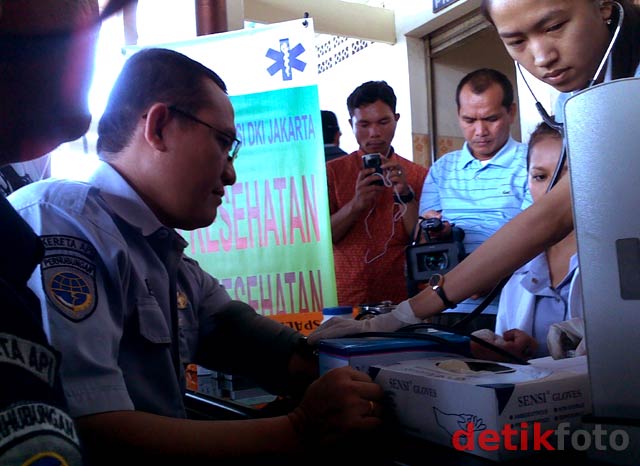 124 Masinis Cek Gula Darah & Alkohol