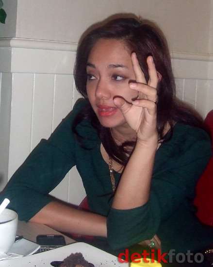 Dea, Pengacara Nazaruddin