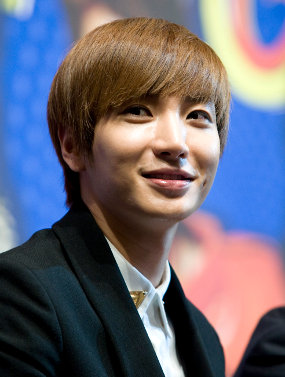 Leeteuk 'SuJu' Wamil Tahun Depan