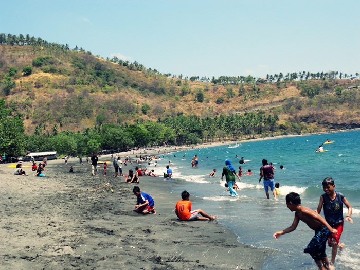 Suasana Pantai Malimbu H+2 Lebaran