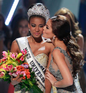 Miss Universe 2011 Janji Tak Operasi Plastik | Leila Lopes