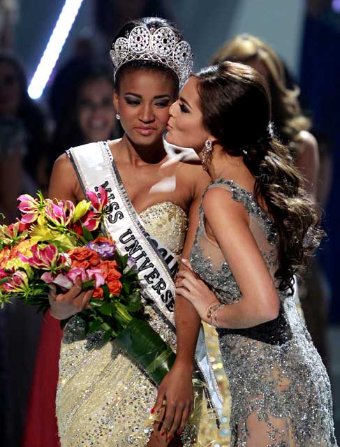 Miss Angola Jadi Pemenang Miss Universe 2011