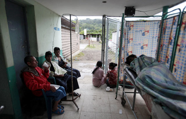 Evakuasi Korban Gempa Guatemala