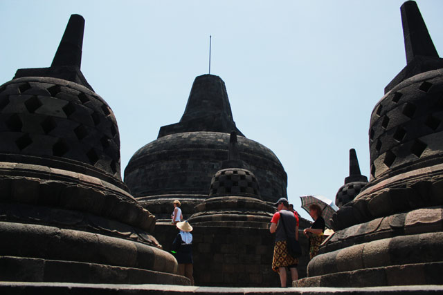 Puncak Stupa Candi Borobudur Dibuka 