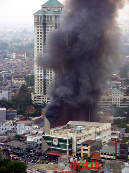 Puluhan Rumah di Benhil Terbakar