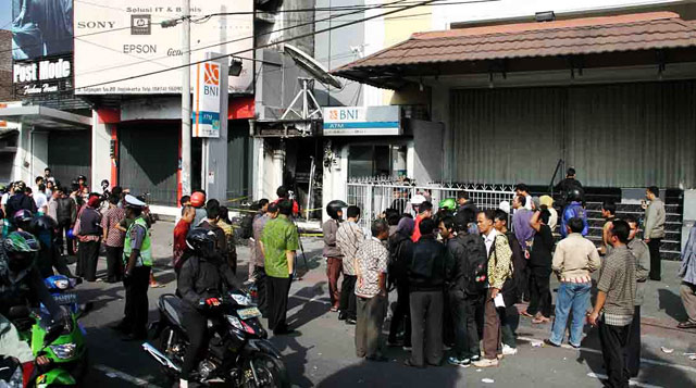 ATM BRI di Yogyakarta Dibakar