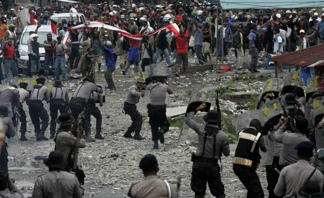 Demo Pekerja Freeport Rusuh, 1 Warga Tewas