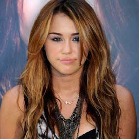 Miley Cyrus tidak senang fotonya beredar saat ia menggunakan bikini