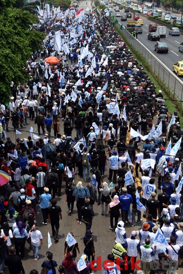 Seribu Buruh Tolak RUU BPJS