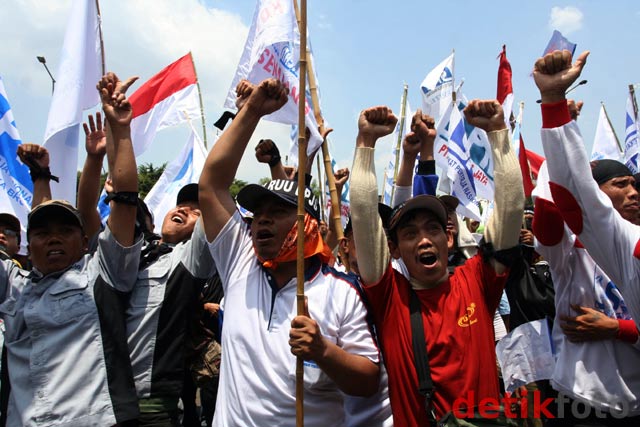 Seribu Buruh Tolak RUU BPJS