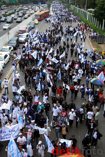 Seribu Buruh Tolak RUU BPJS