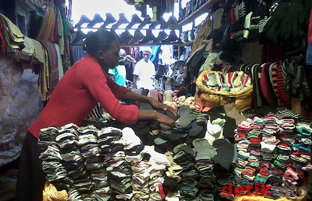 Pasar Sepatu Bekas di Nairobi, Kenya
