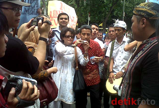 Massa Anand Krishna Demo Kejati DKI