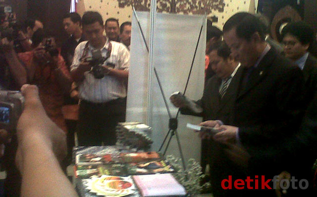Menkum HAM Buka Legal Expo 2011