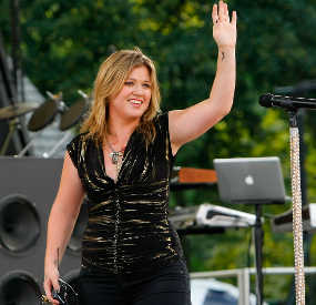 Kelly Clarkson Belum Pernah Jatuh Cinta | Kelly Clarkson