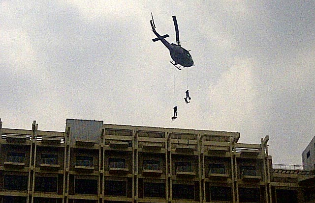 TNI-Polri Latihan Pembebasan Sandera Teroris