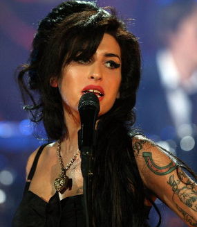 Alkohol Renggut Nyawa Amy Winehouse | Amy Winehouse