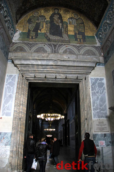 Mengunjungi Museum Hagia Sophia