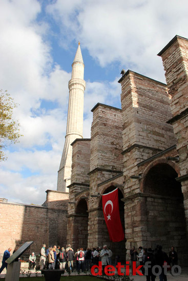 Mengunjungi Museum Hagia Sophia