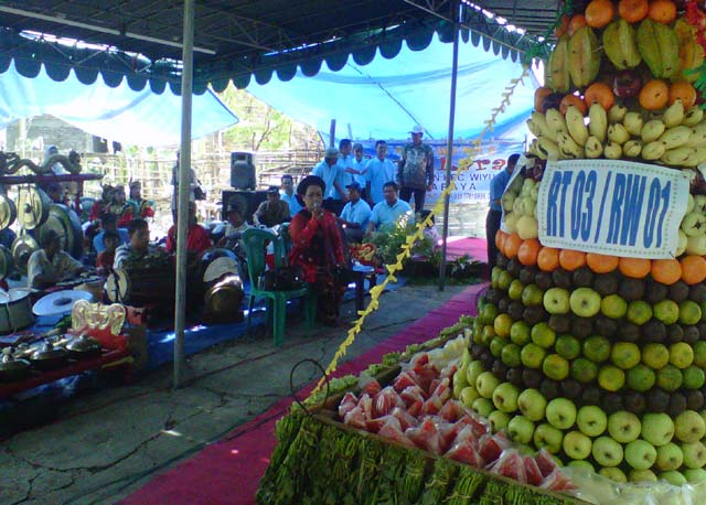 Warga Wiyung Gelar Sedekah Bumi