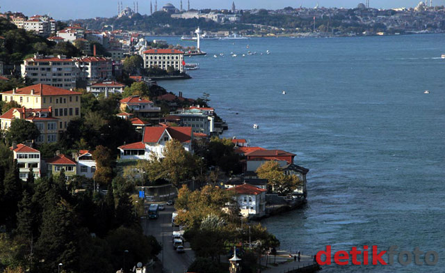 Menikmati Eloknya Selat Bosphorus