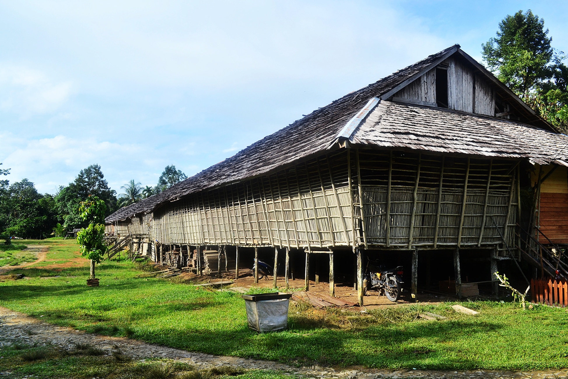 Rumah Dayak